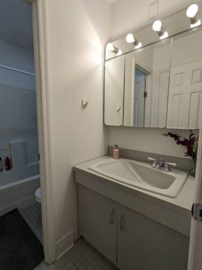 Spacious Bedroom For 4 In Shared Townhouse+garden Séjour chez l'habitant *