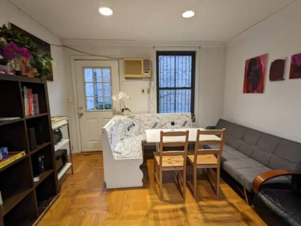 Spacious Bedroom For 4 In Shared Townhouse+garden Séjour chez l'habitant *